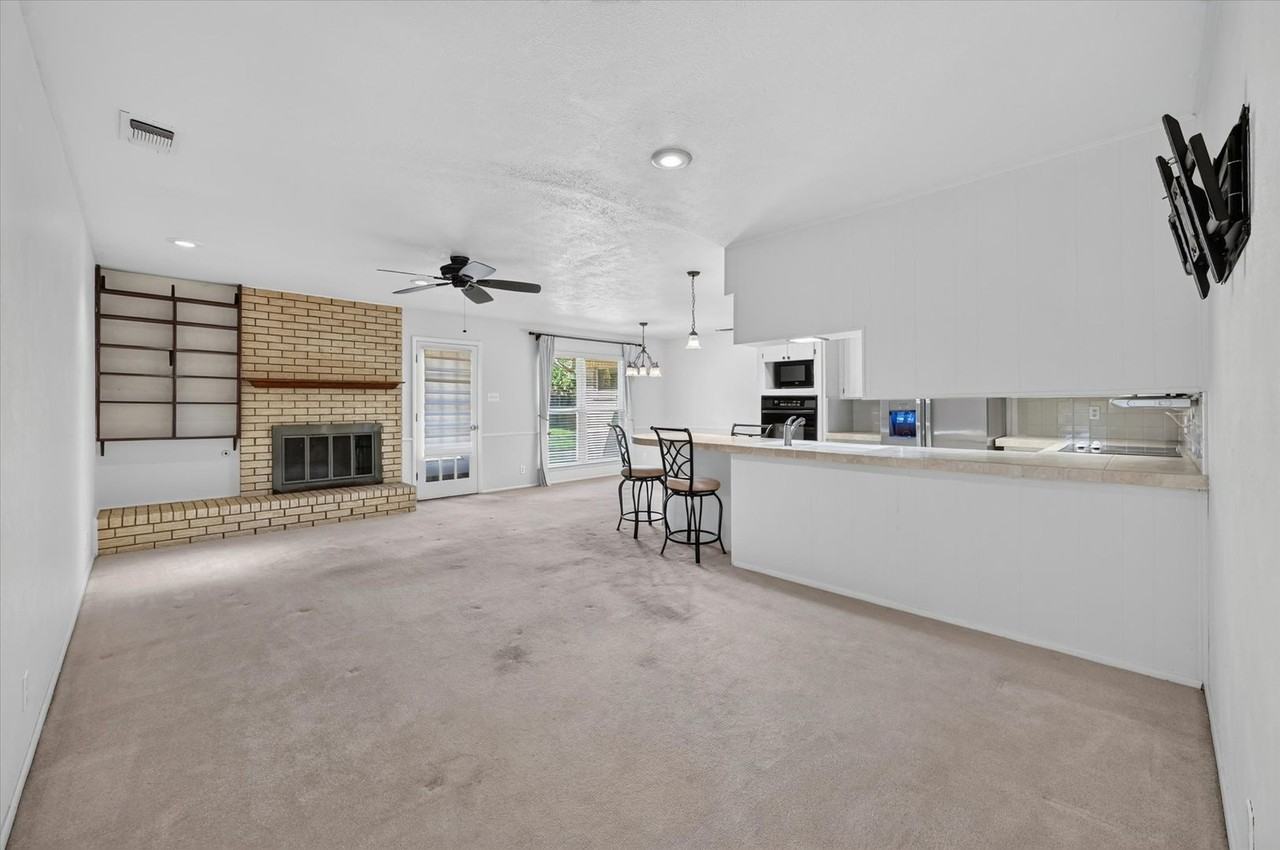1306 Pueblo Ct - Photo 2 of 16