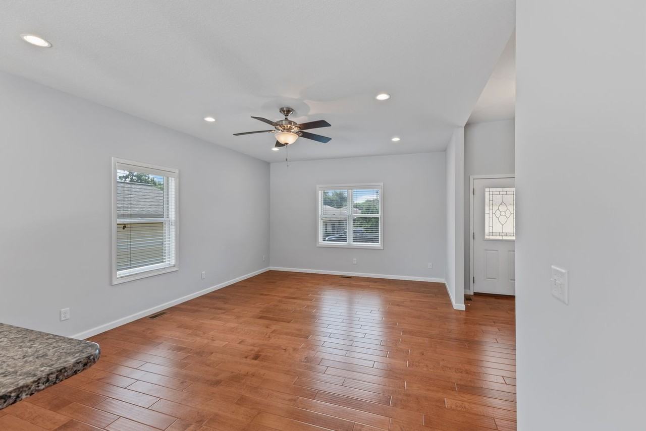 2419 Destiny Ct E - Photo 5 of 24