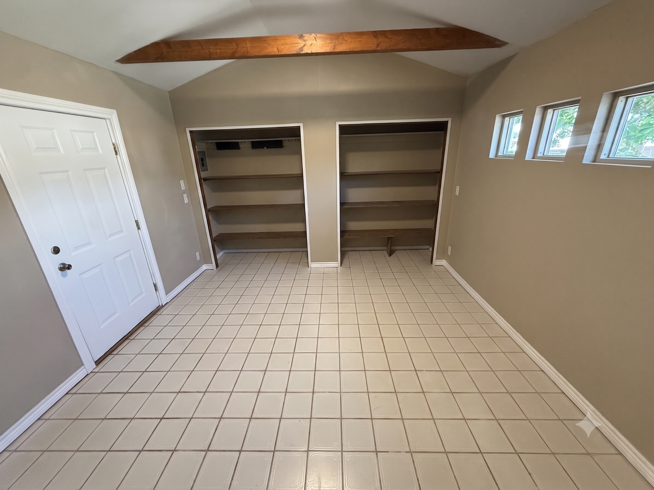 223 W Avenue J - Photo 3 of 14