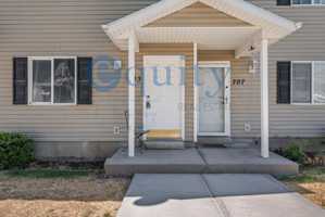 featured image of 703 Ry Ln #1
