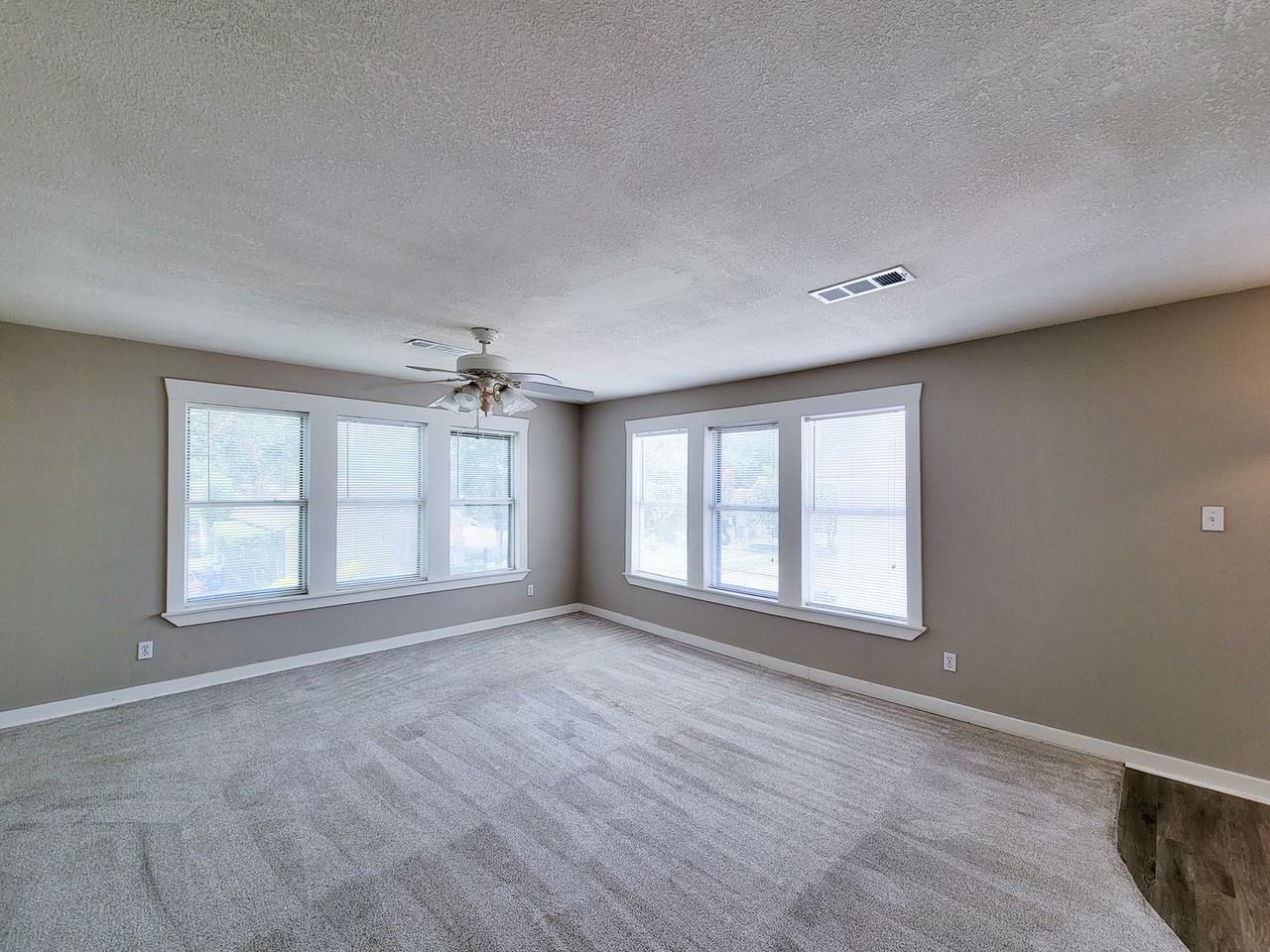 4634 Norhill Blvd - Photo 7 of 24