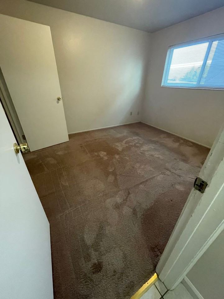 1570 Valley View Rd - Photo 5 of 6