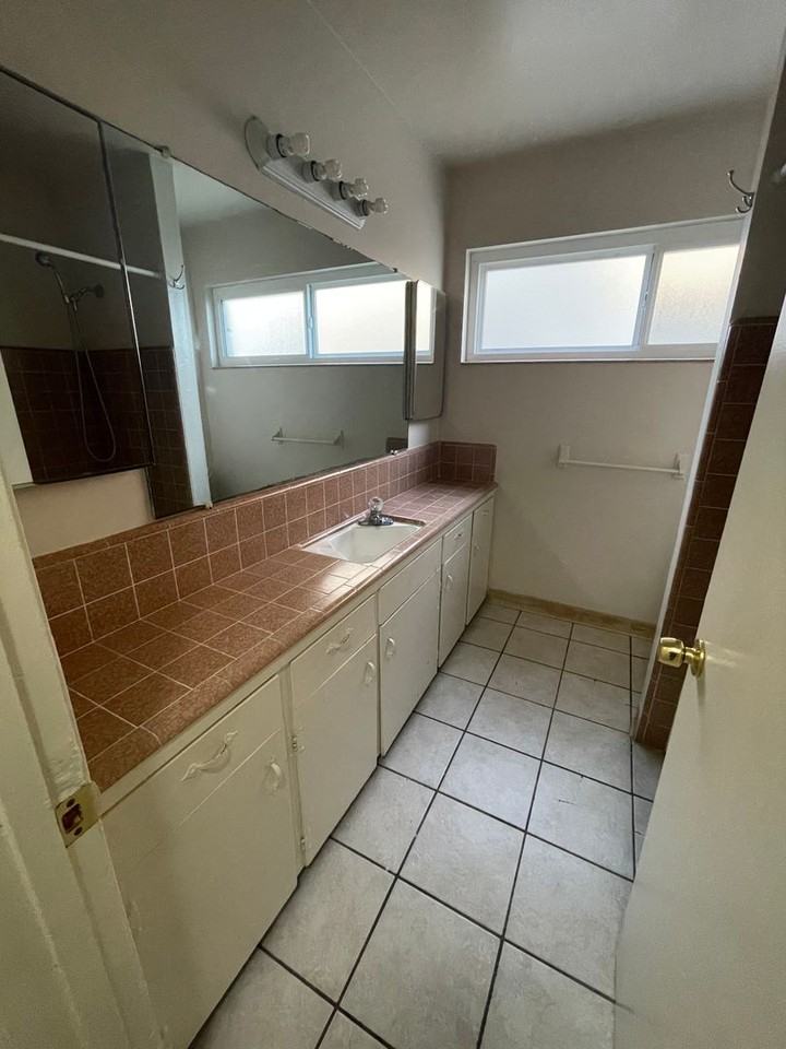 1570 Valley View Rd - Photo 6 of 6