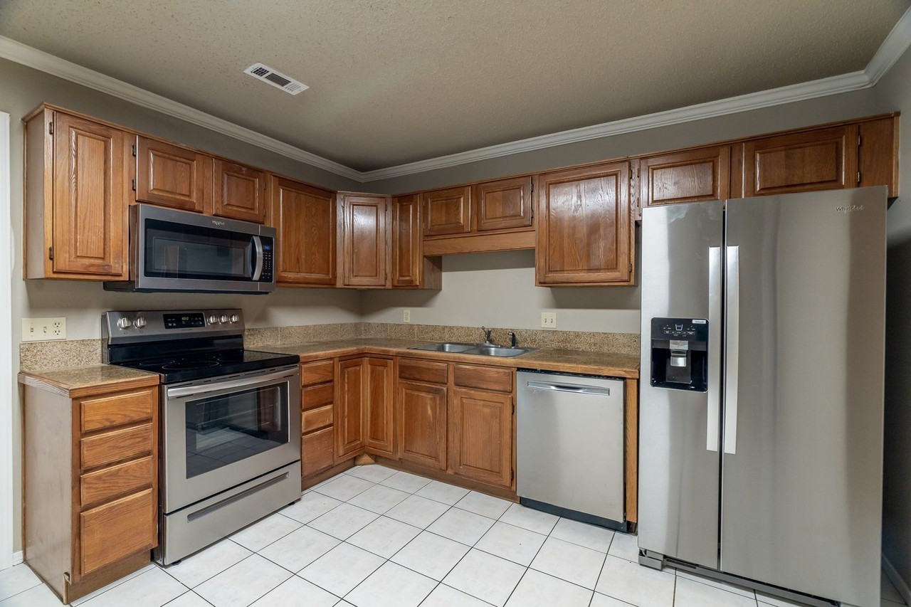 572 S Dockery Ln - Photo 5 of 10