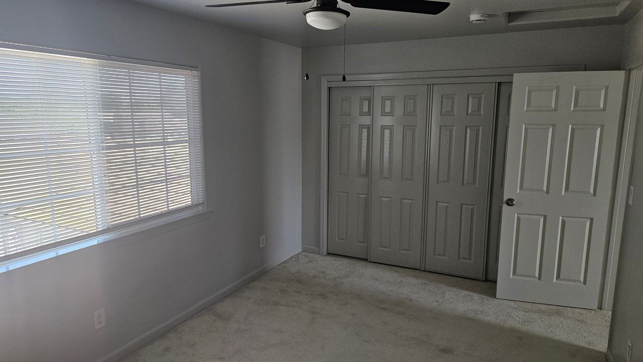 618 E C St - Photo 5 of 20