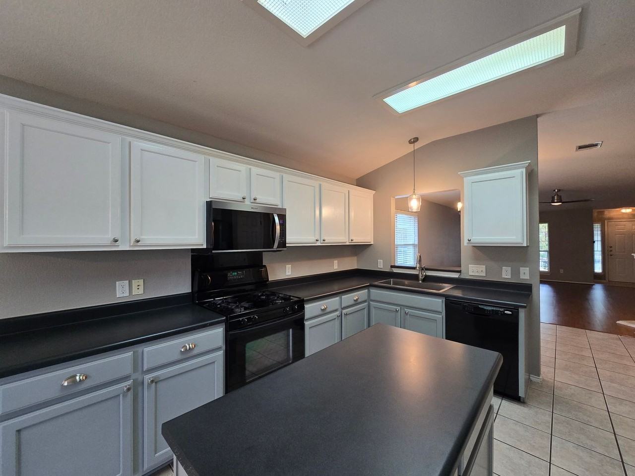 14309 Ballycastle Trl - Photo 2 of 37