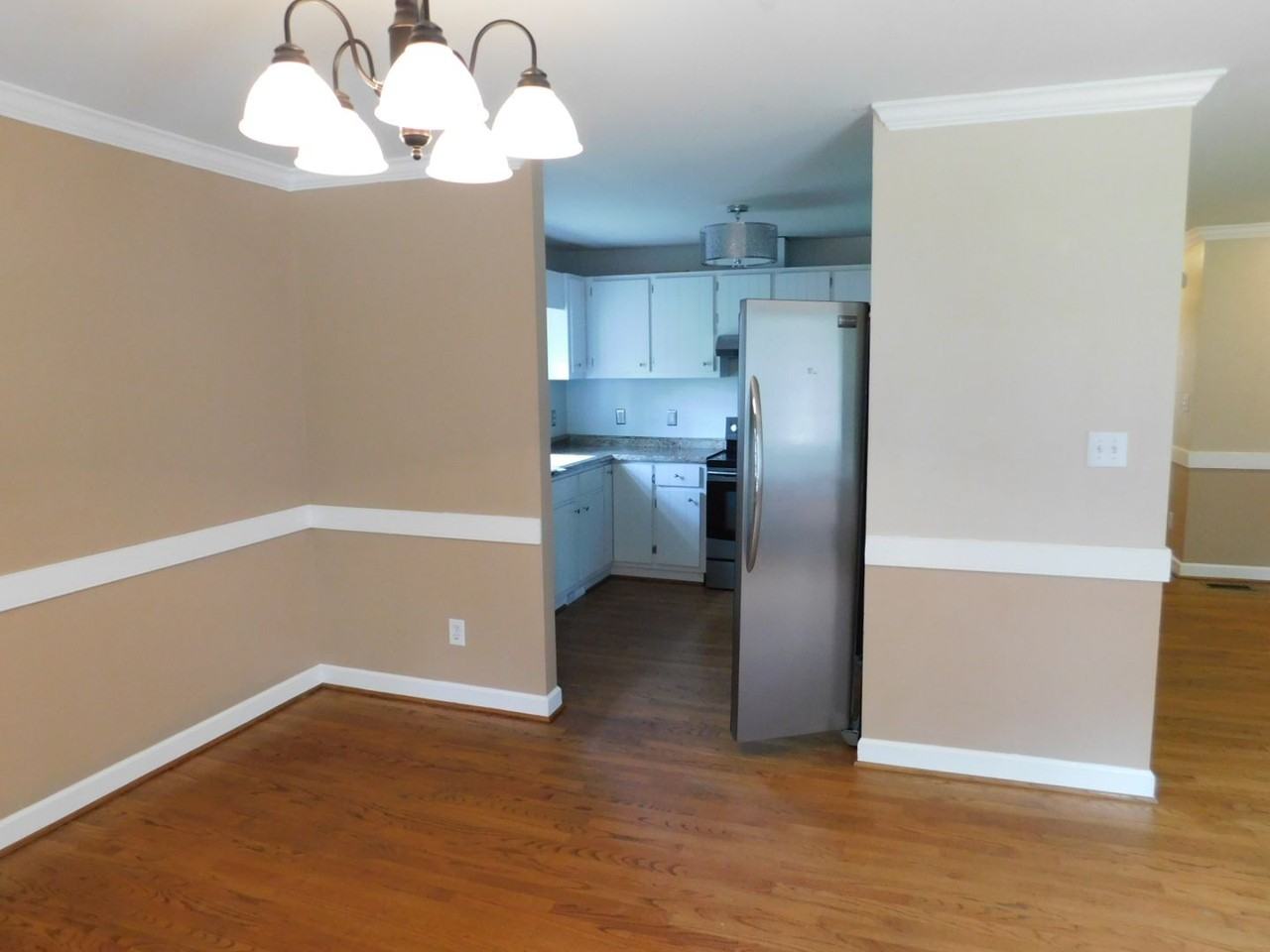 2905 Mandy Ln - Photo 6 of 25