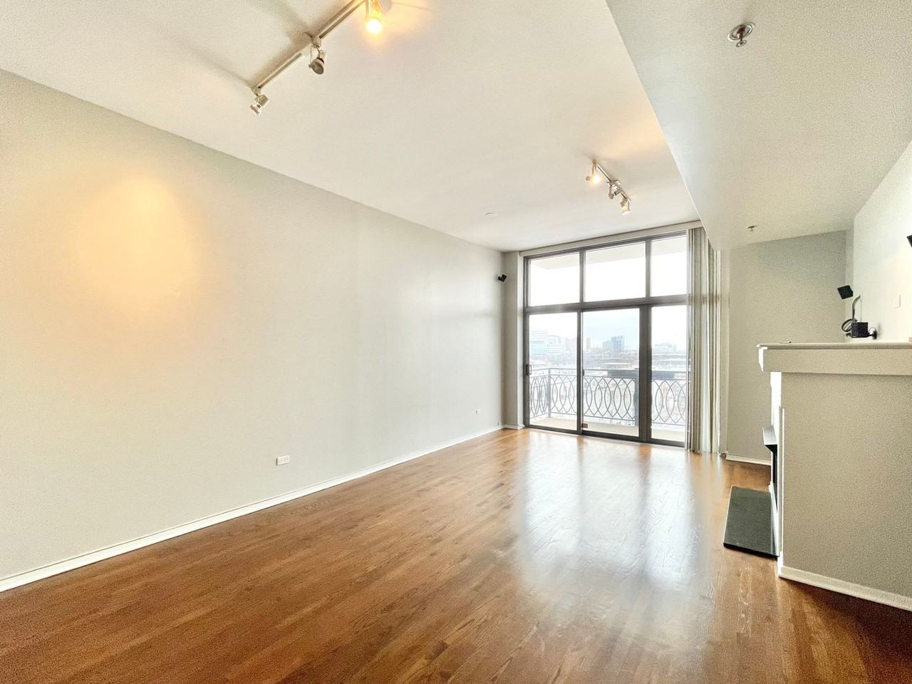 1201 W Adams St - Photo 2 of 26