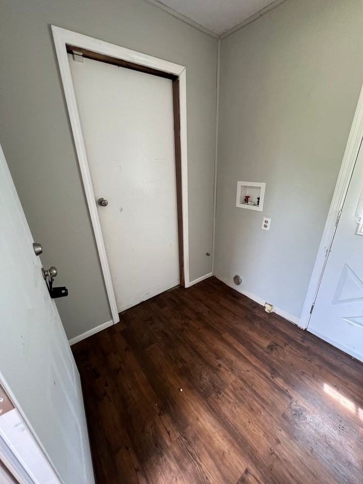 2554 Little St - Photo 7 of 14