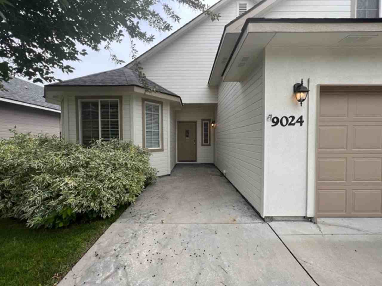 9024 W Dalton Pl - Photo 2 of 28