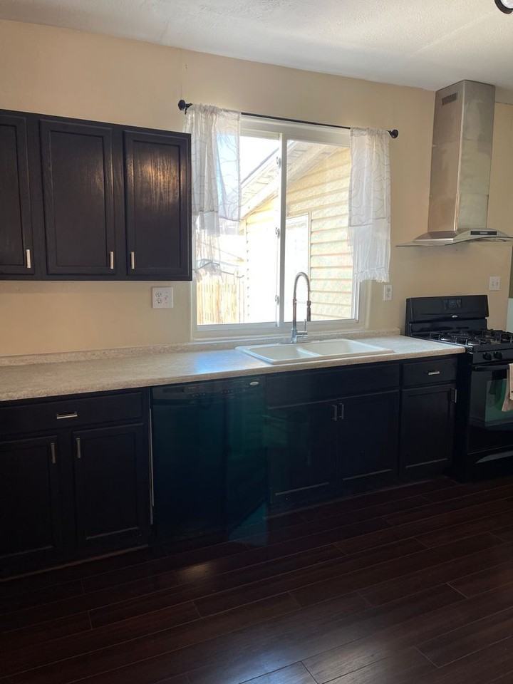 1102 N 11th St - Photo 6 of 23