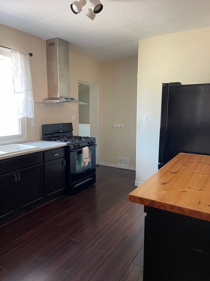 1102 N 11th St - Photo 7 of 23