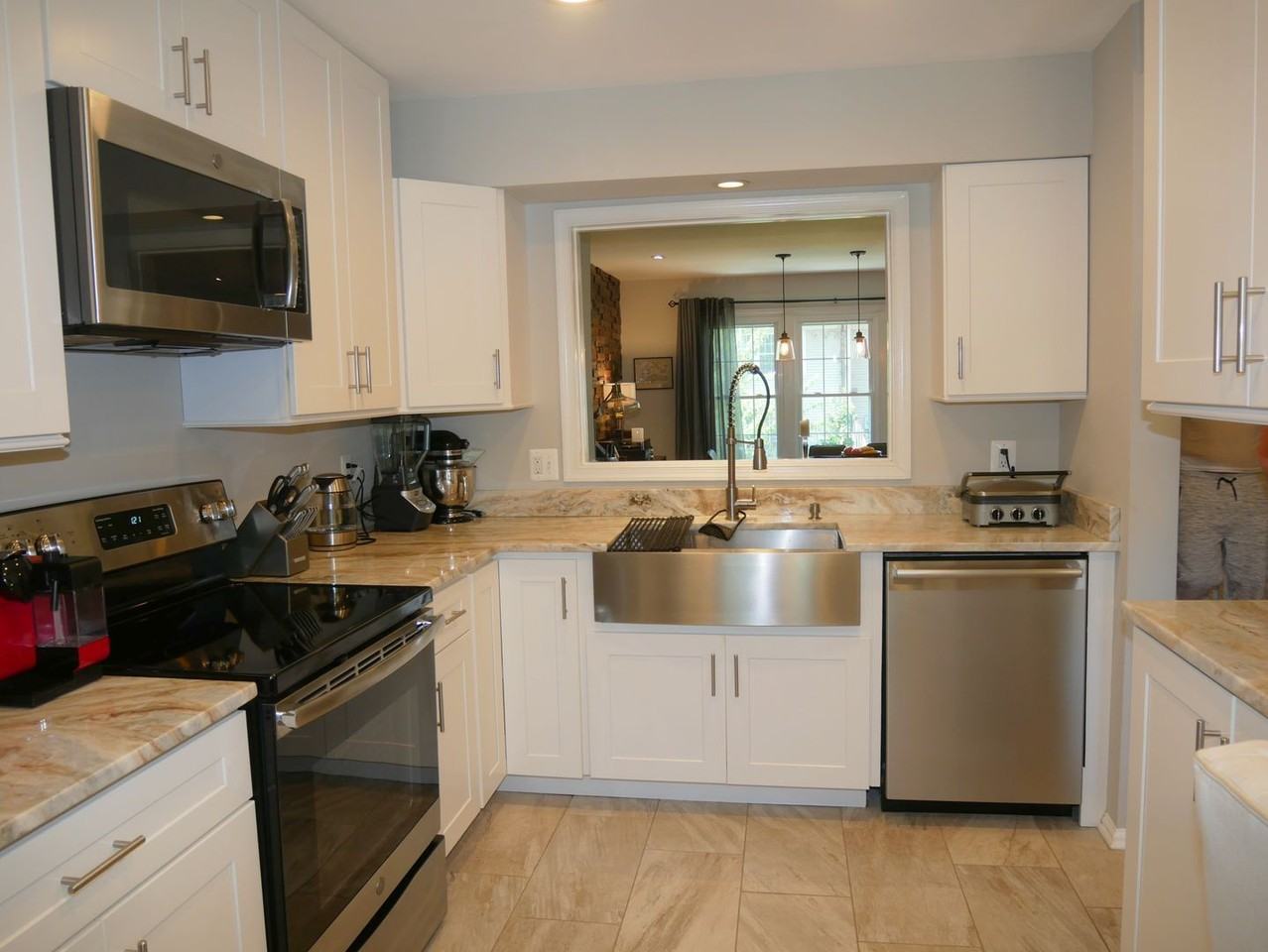2774 Grovemore Ln - Photo 5 of 34