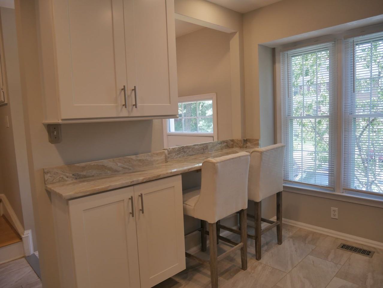2774 Grovemore Ln - Photo 6 of 34