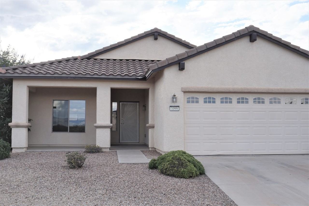 1098 Paso Robles Ave