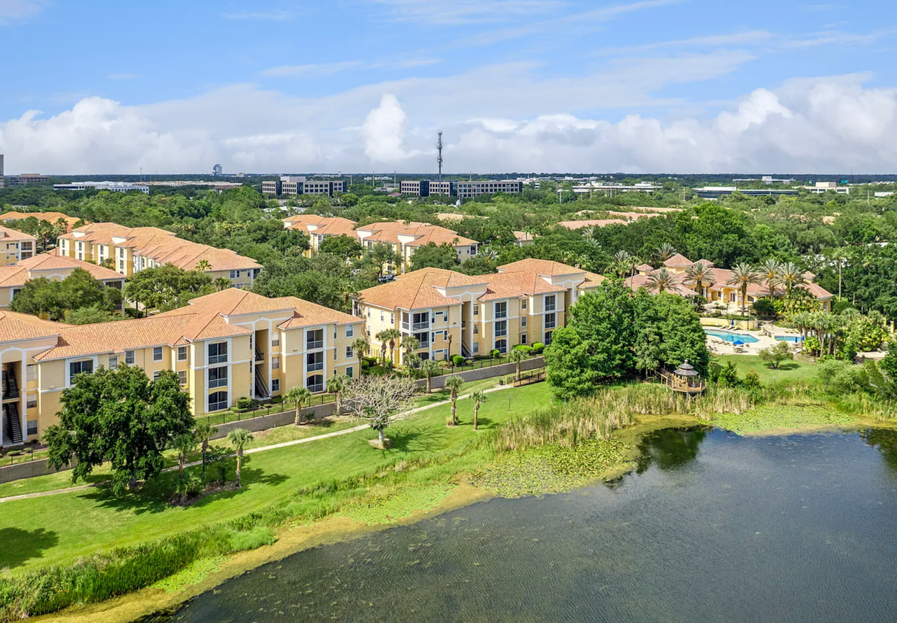 1100 Lake Shadow Cir #2-204