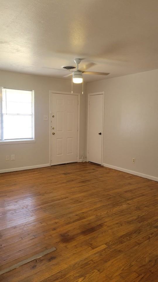 615 W Avenue A - Photo 4 of 14