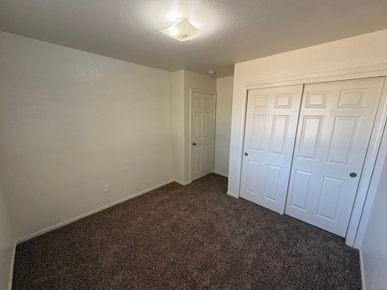 1905 Grapewood St - Photo 6 of 35