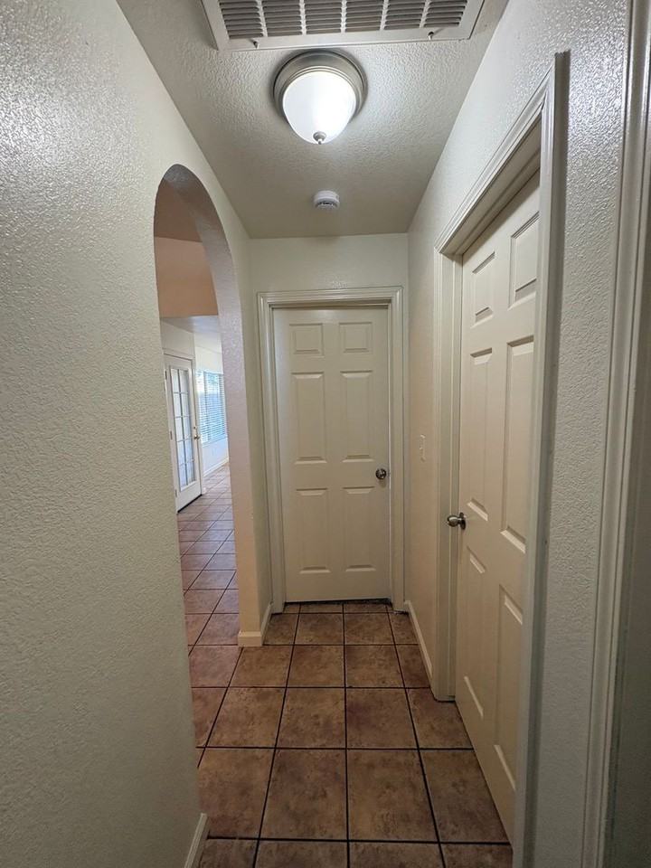 1905 Grapewood St - Photo 7 of 35