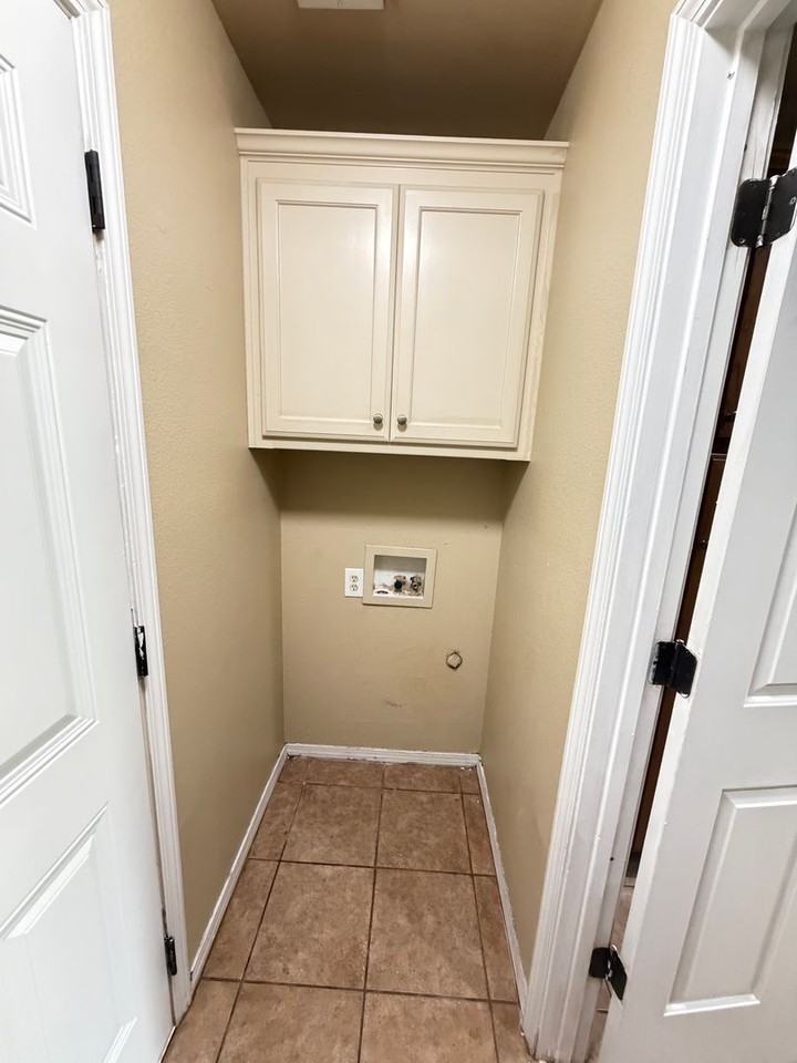 4409 S Aldredge St - Photo 4 of 13