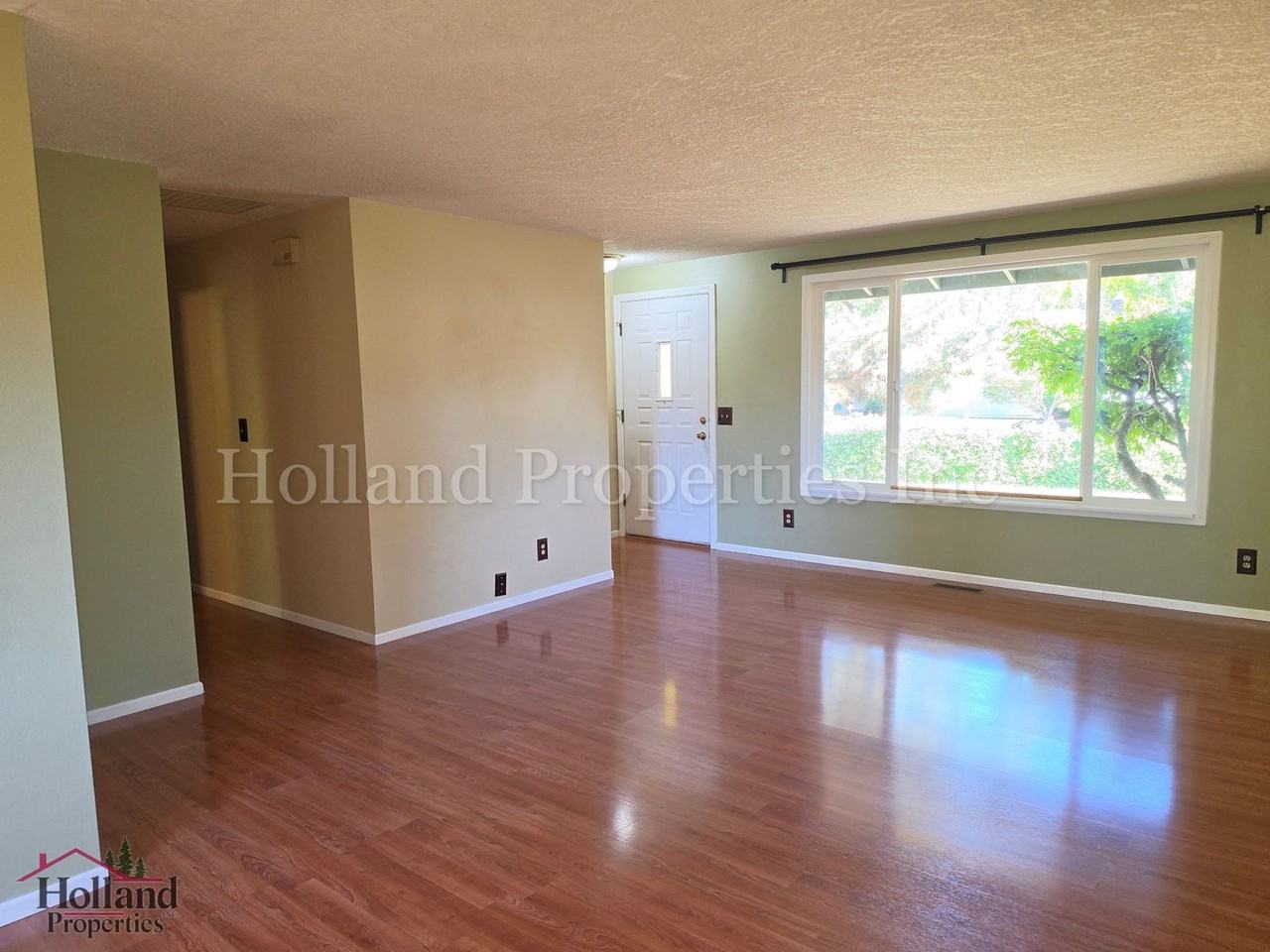 17267 Sw Barcelona Way - Photo 3 of 28