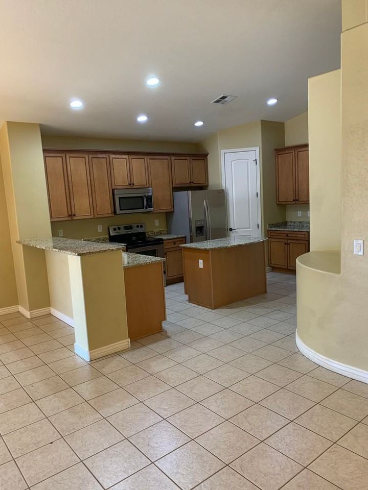 6415 S 49th Gln - Photo 3 of 24