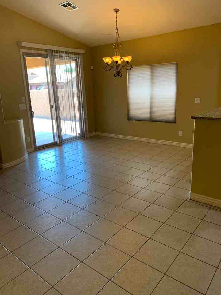 6415 S 49th Gln - Photo 5 of 24