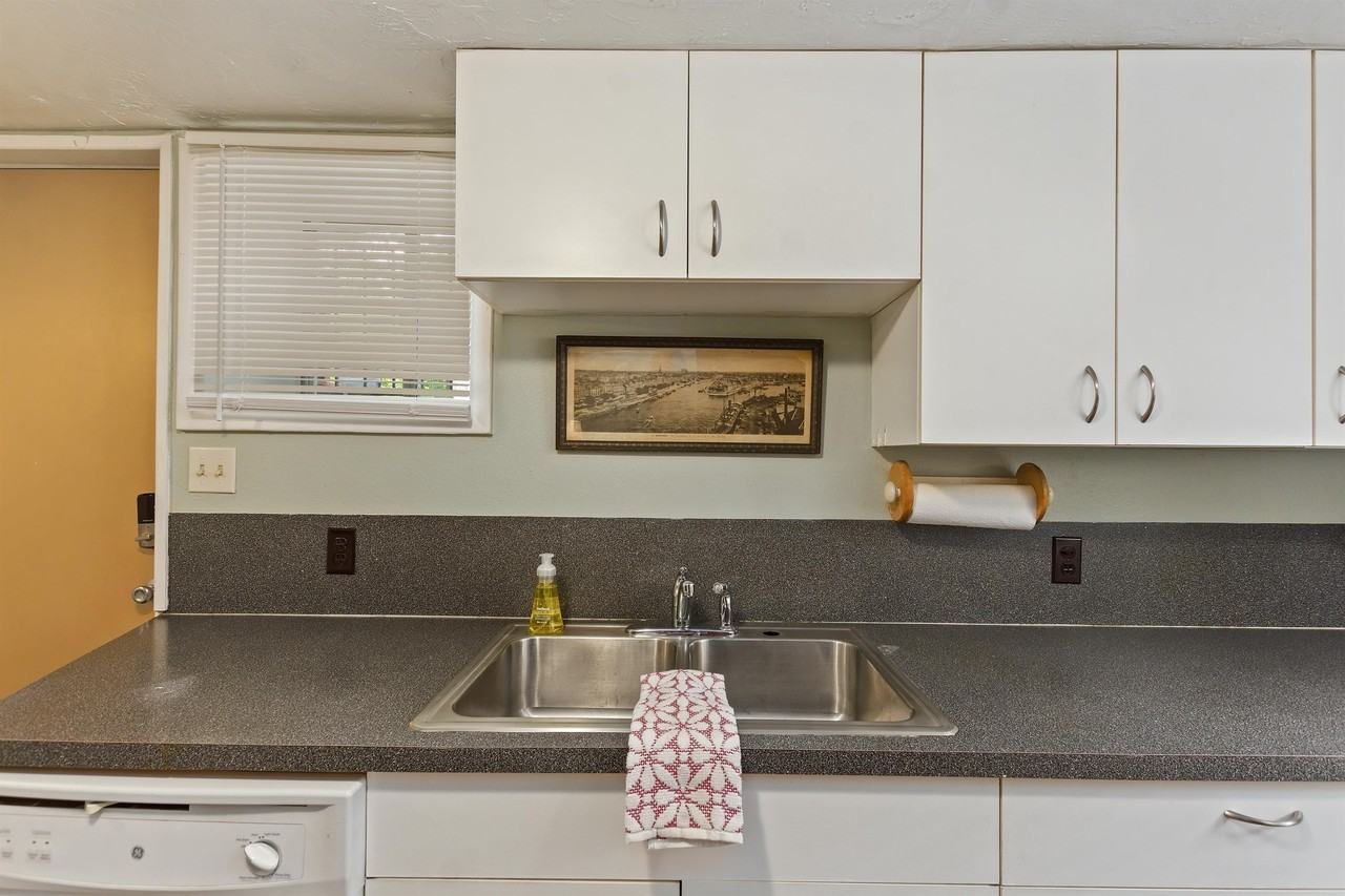 1416 Chrisway Dwn - 1 #1 - Photo 6 of 32