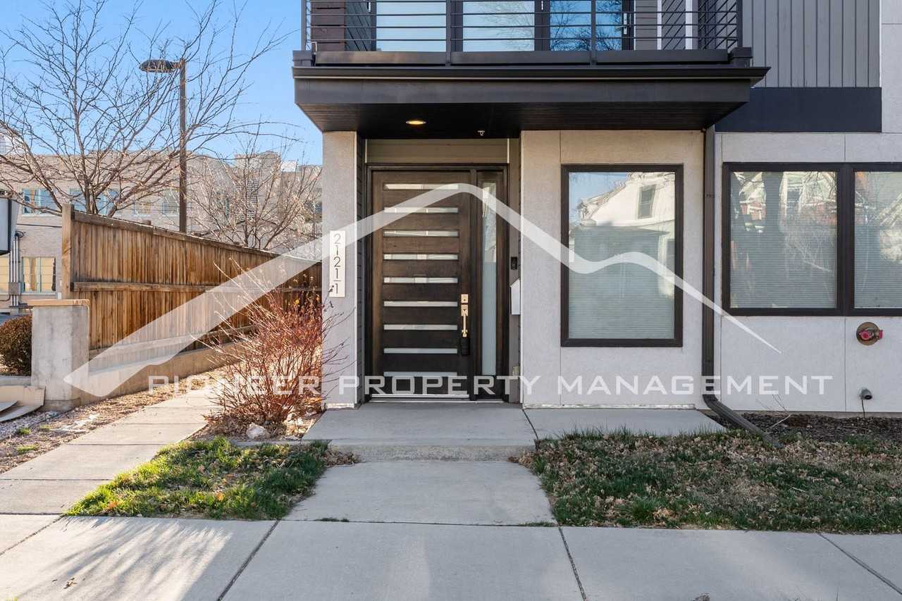 2121 N Marion St #1 - Photo 2 of 23