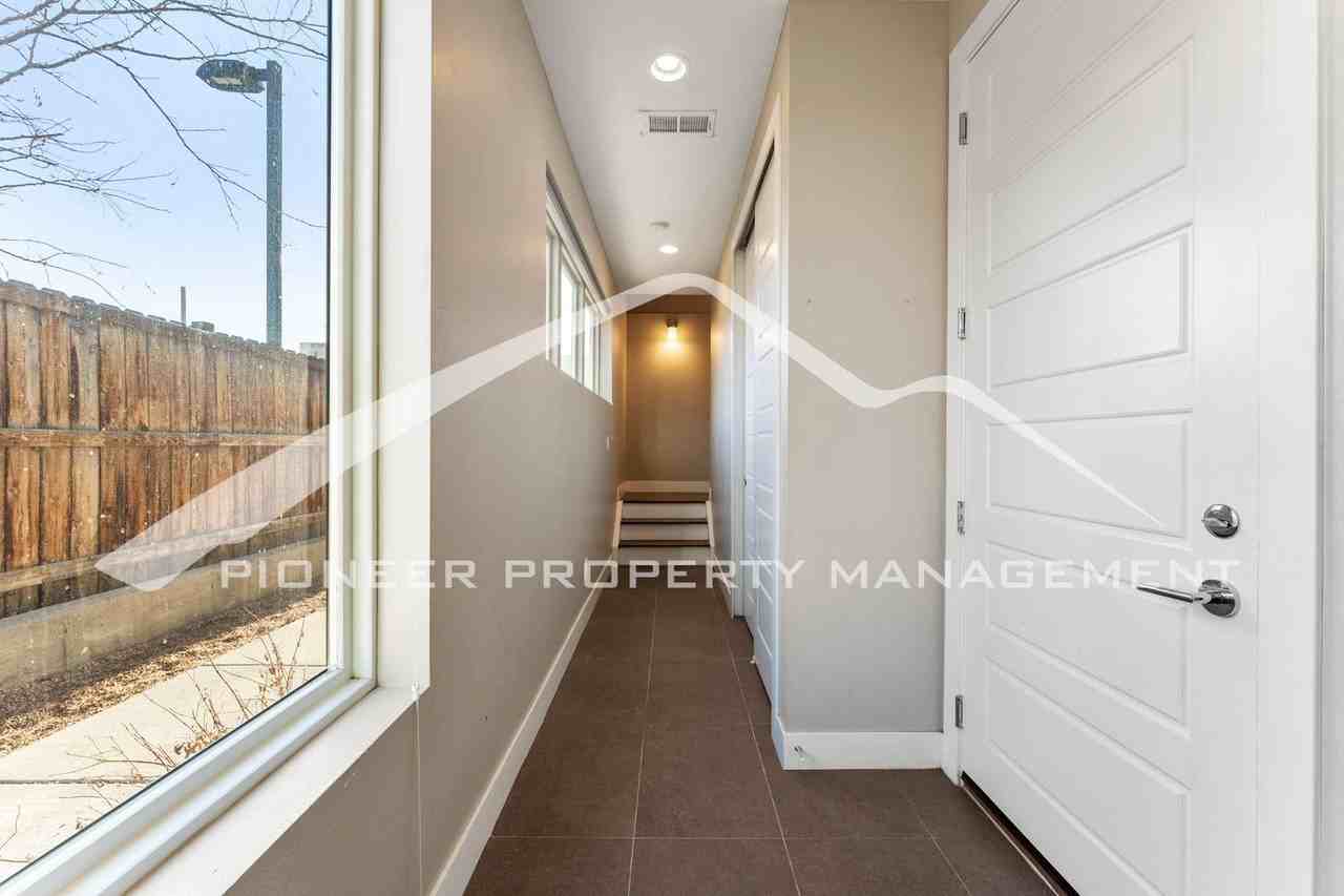 2121 N Marion St #1 - Photo 3 of 23