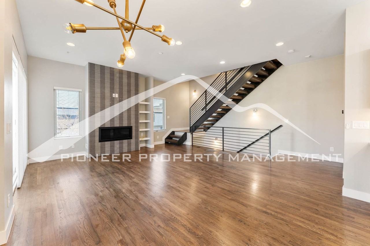2121 N Marion St #1 - Photo 5 of 23