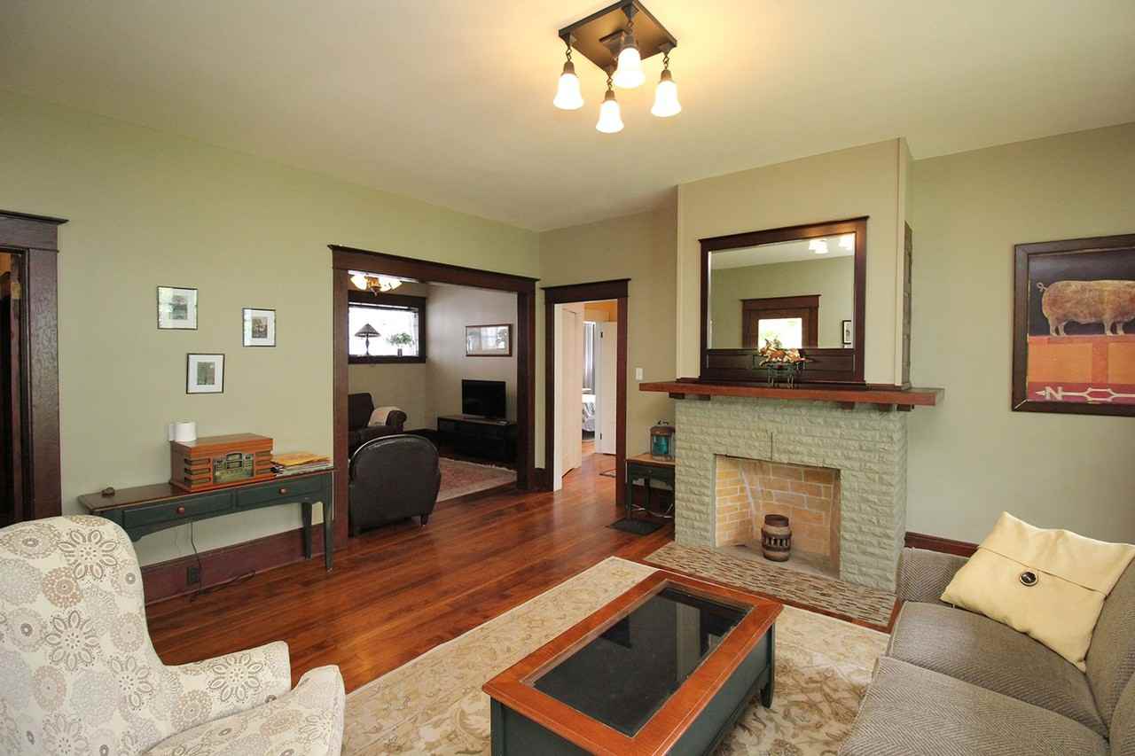 3314 Se Brooklyn St - Photo 7 of 32