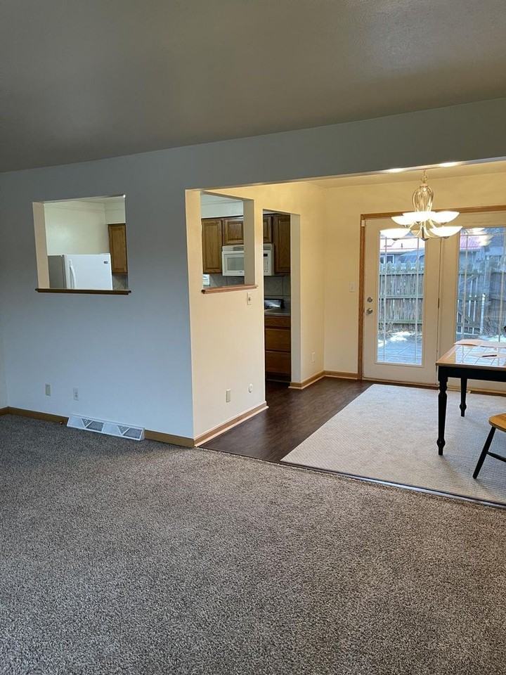 4237 New Rd - Photo 3 of 6