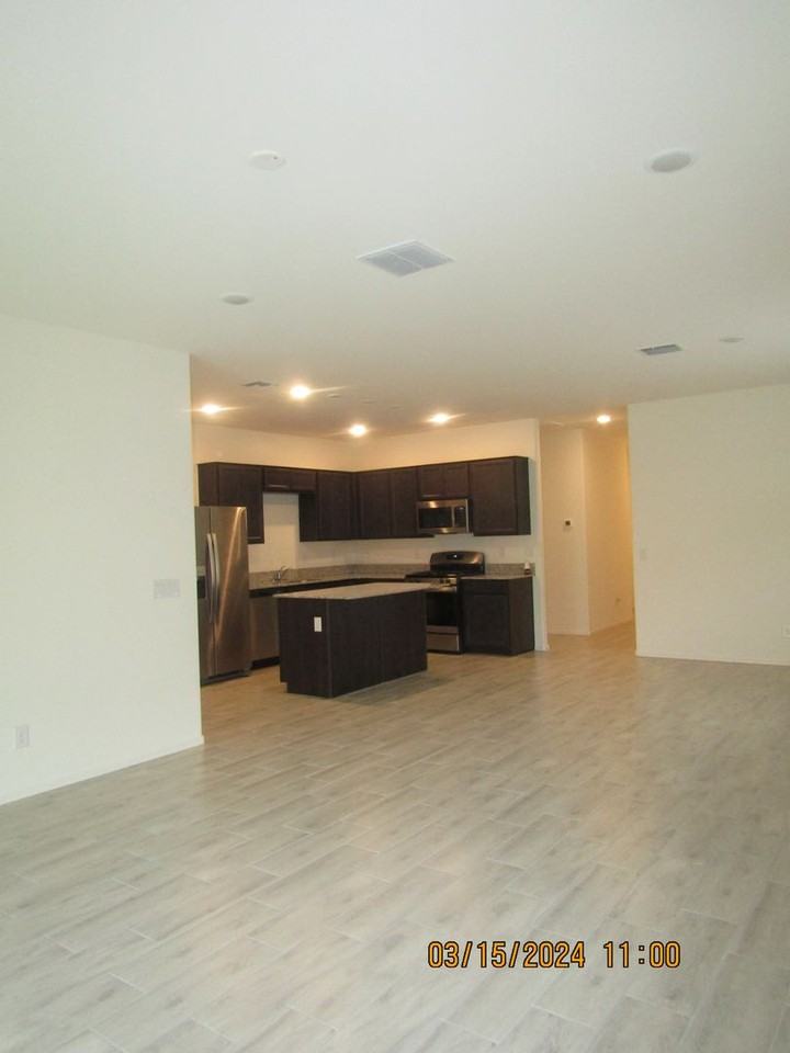 188 W Seven Seas Dr - Photo 5 of 15