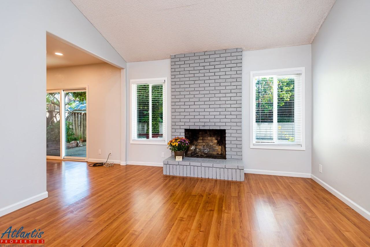 3084 Balgray Ct - Photo 3 of 16