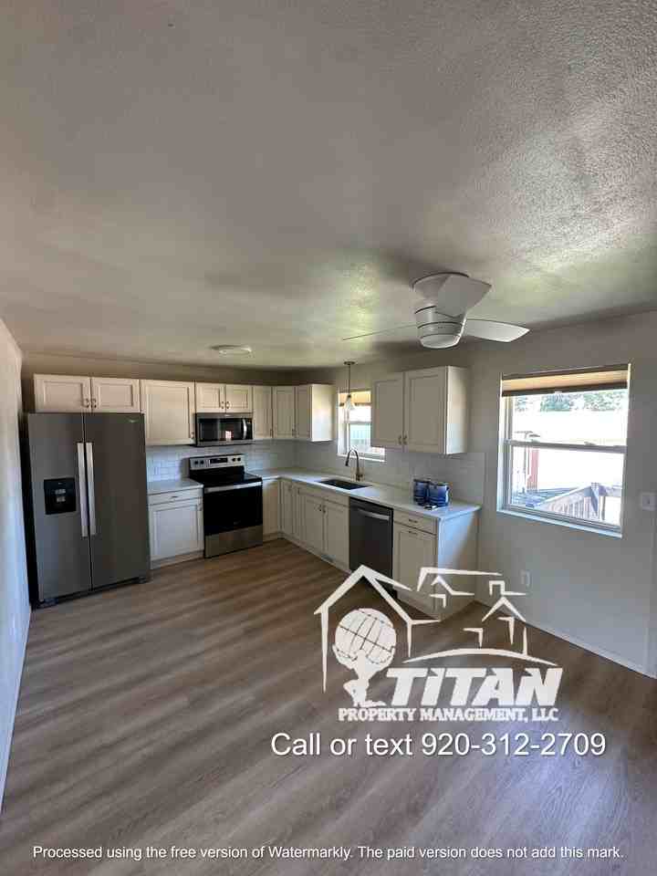 1546 Manitowoc Rd #2 - Photo 4 of 16