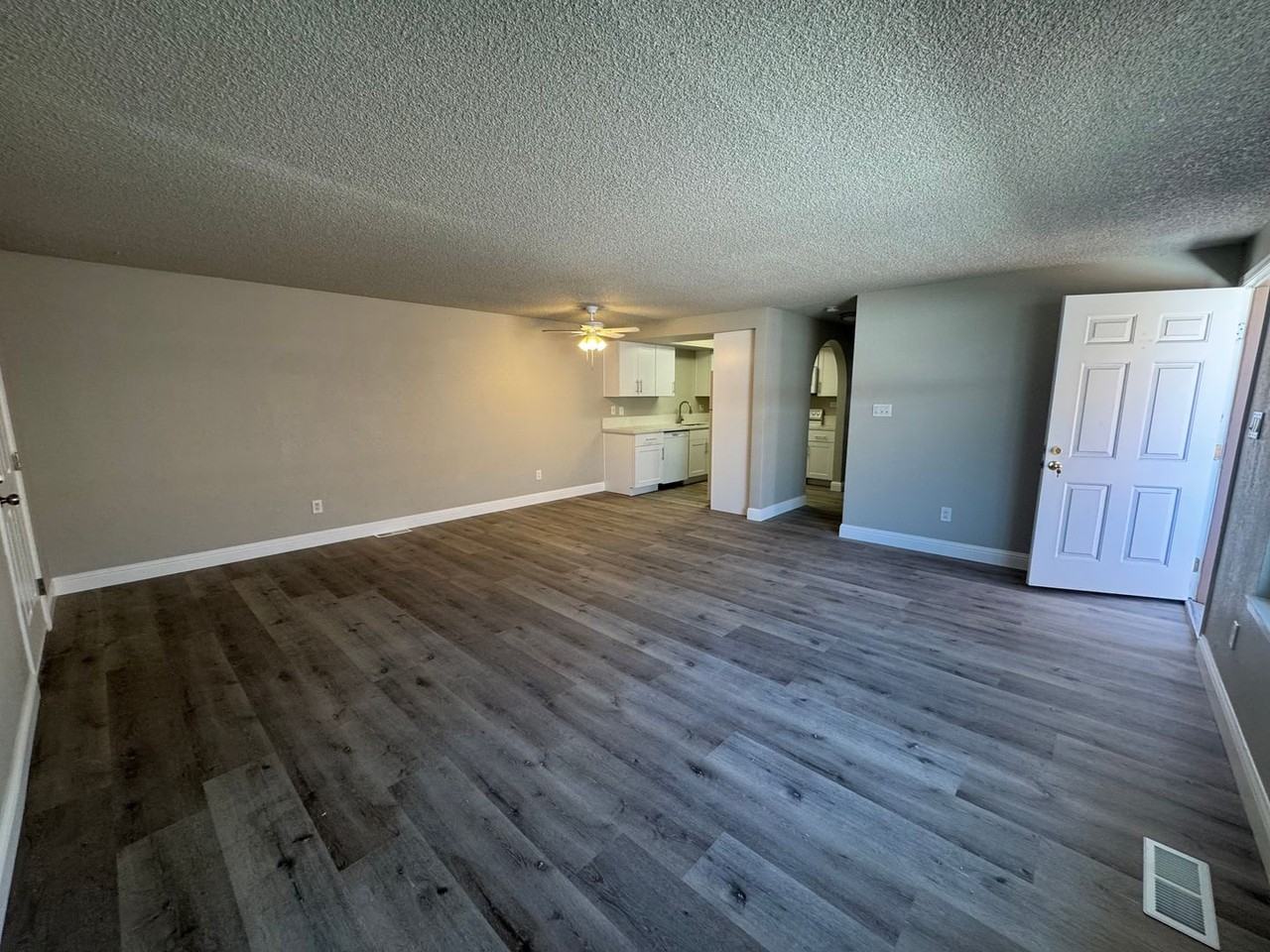 5224 Echo Ave - Photo 3 of 13