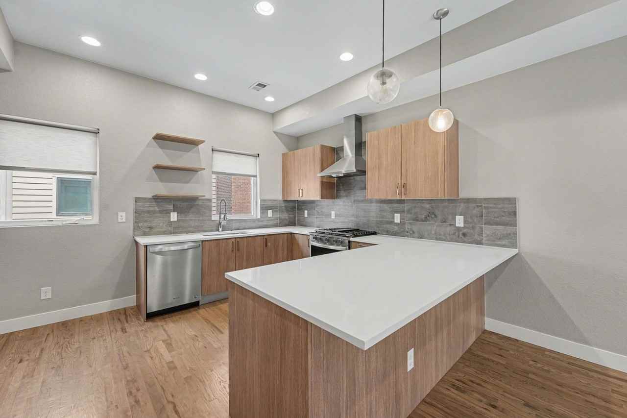 2868 Hazel Ct - Photo 4 of 25