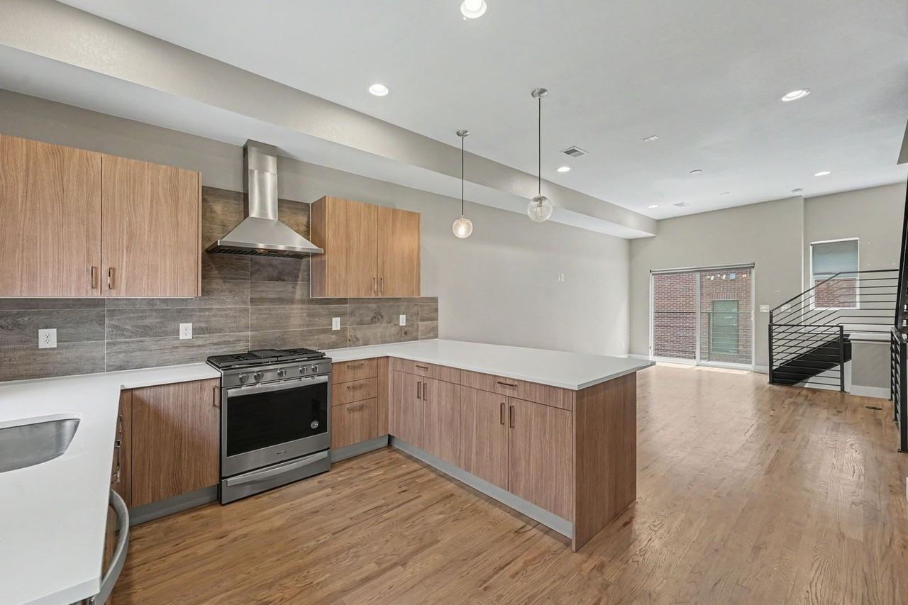 2868 Hazel Ct - Photo 5 of 25