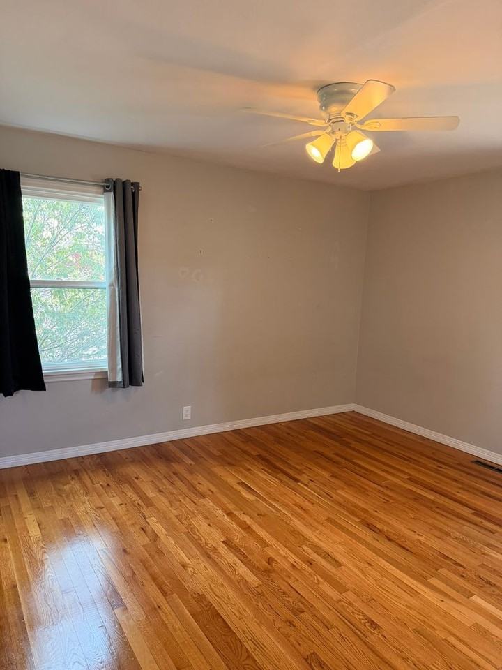 1403 Bunting Ave - Photo 6 of 9