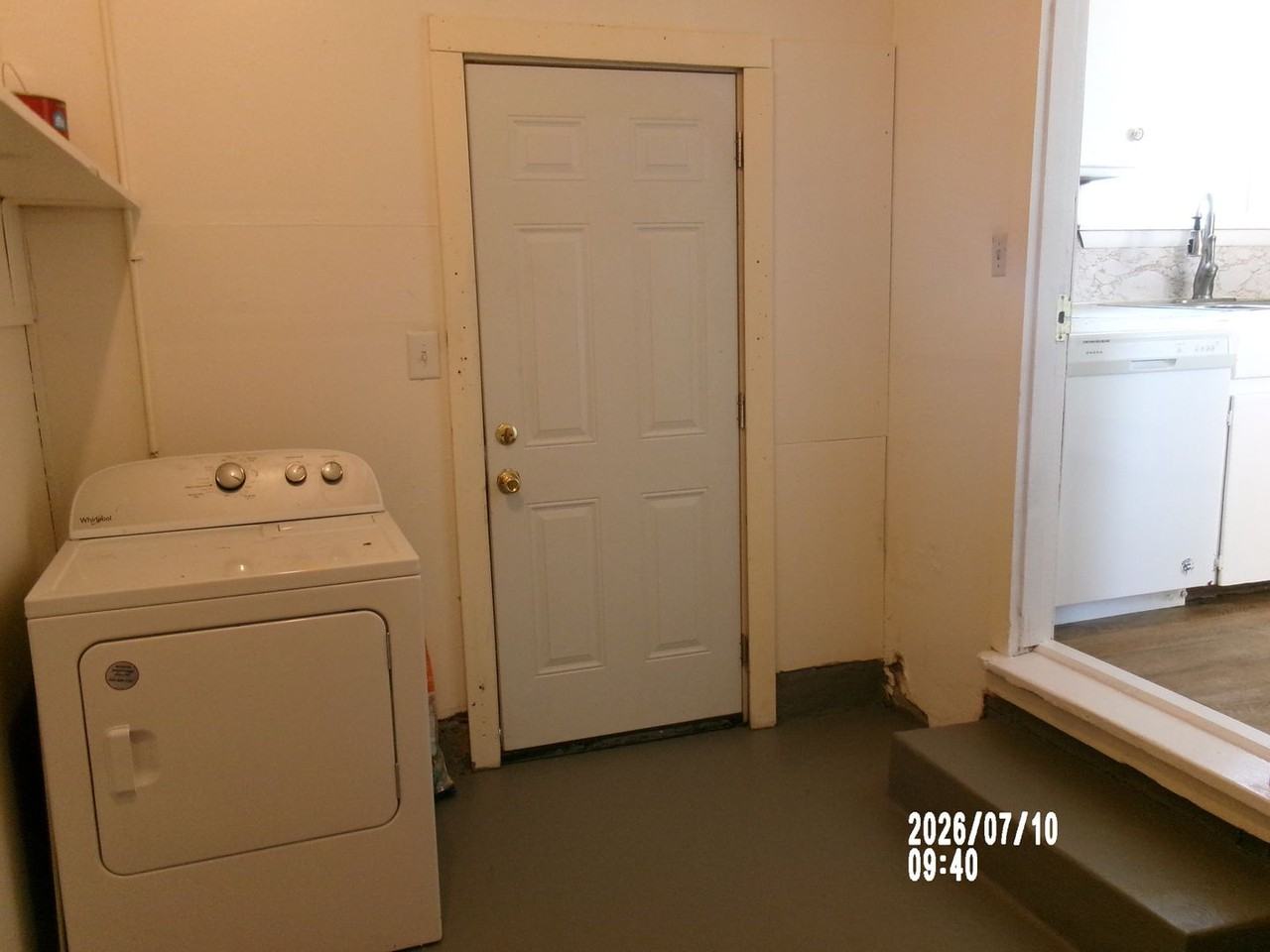 1024 Sw 42nd St - Photo 5 of 32