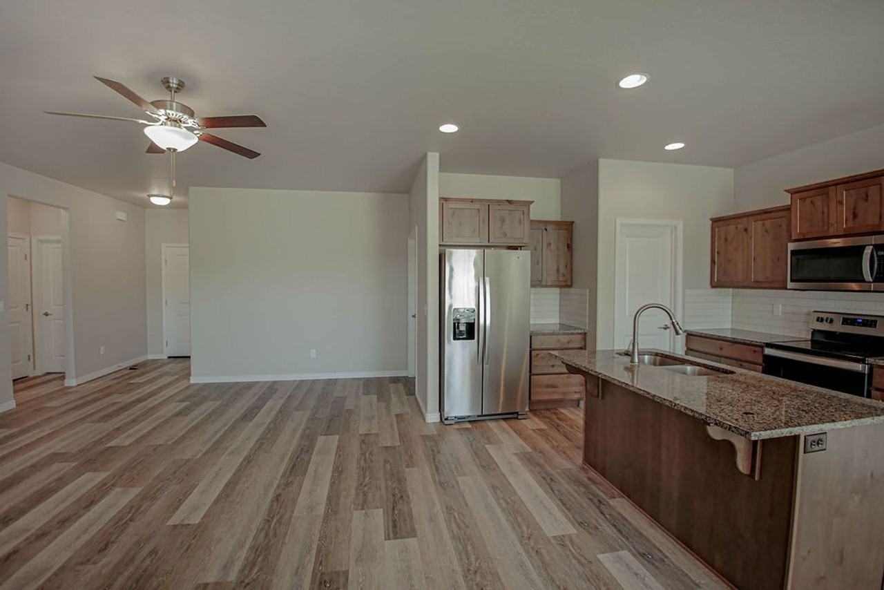 765 Shadowleaf Ave - Photo 3 of 14