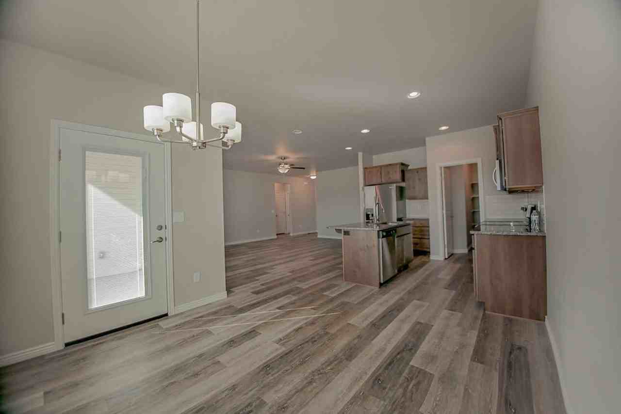 765 Shadowleaf Ave - Photo 5 of 14