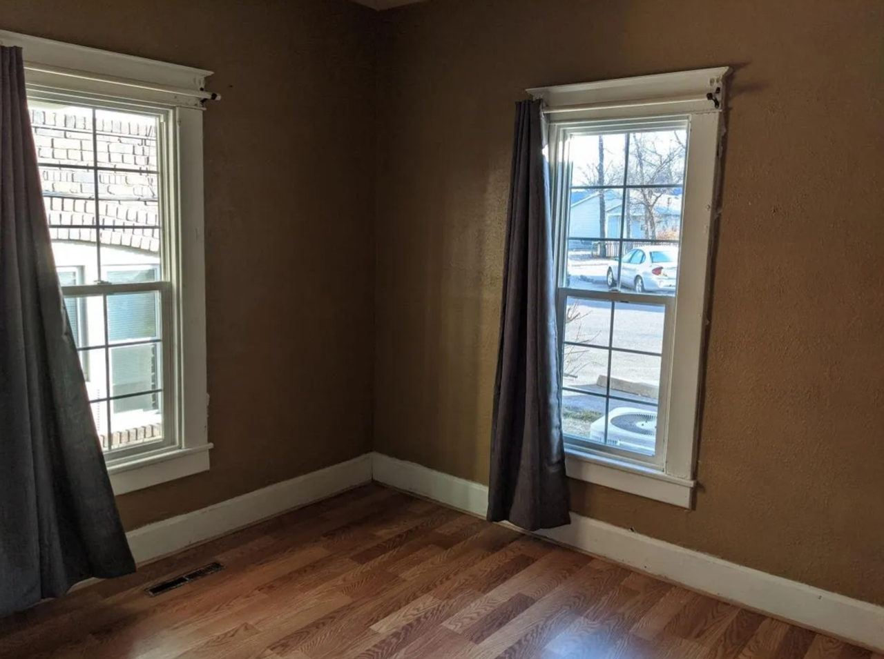 417 S Broadway St - Photo 6 of 11