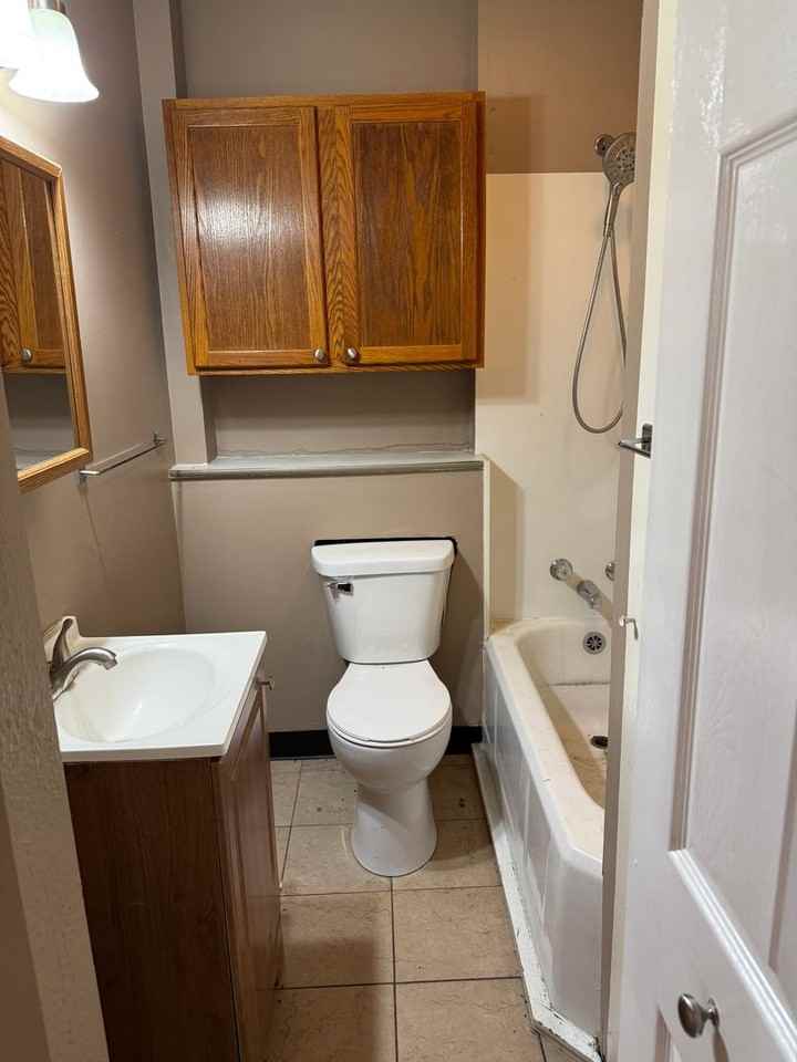 1805 E Morgan St - Photo 3 of 6