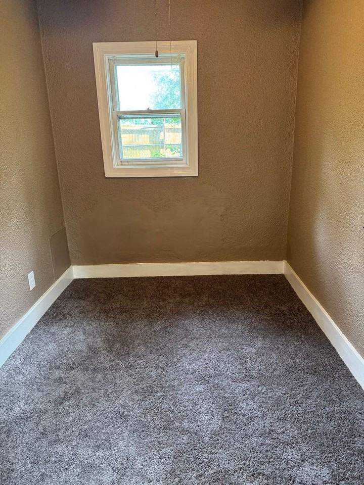 1805 E Morgan St - Photo 5 of 6