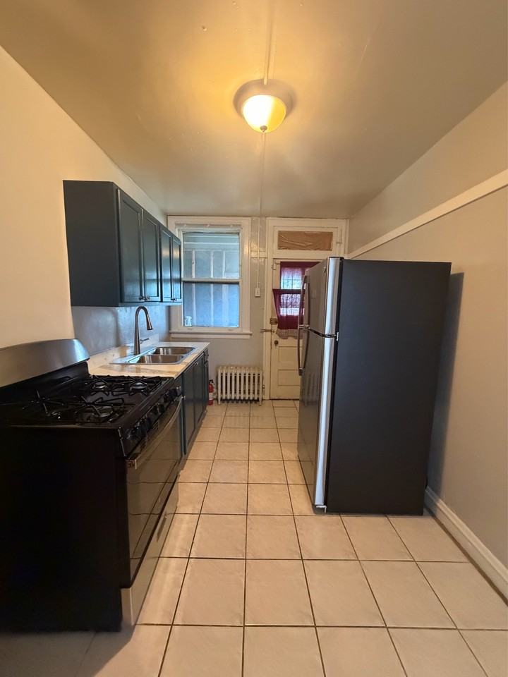 7706 S Wabash Ave #7706-2 - Photo 2 of 12