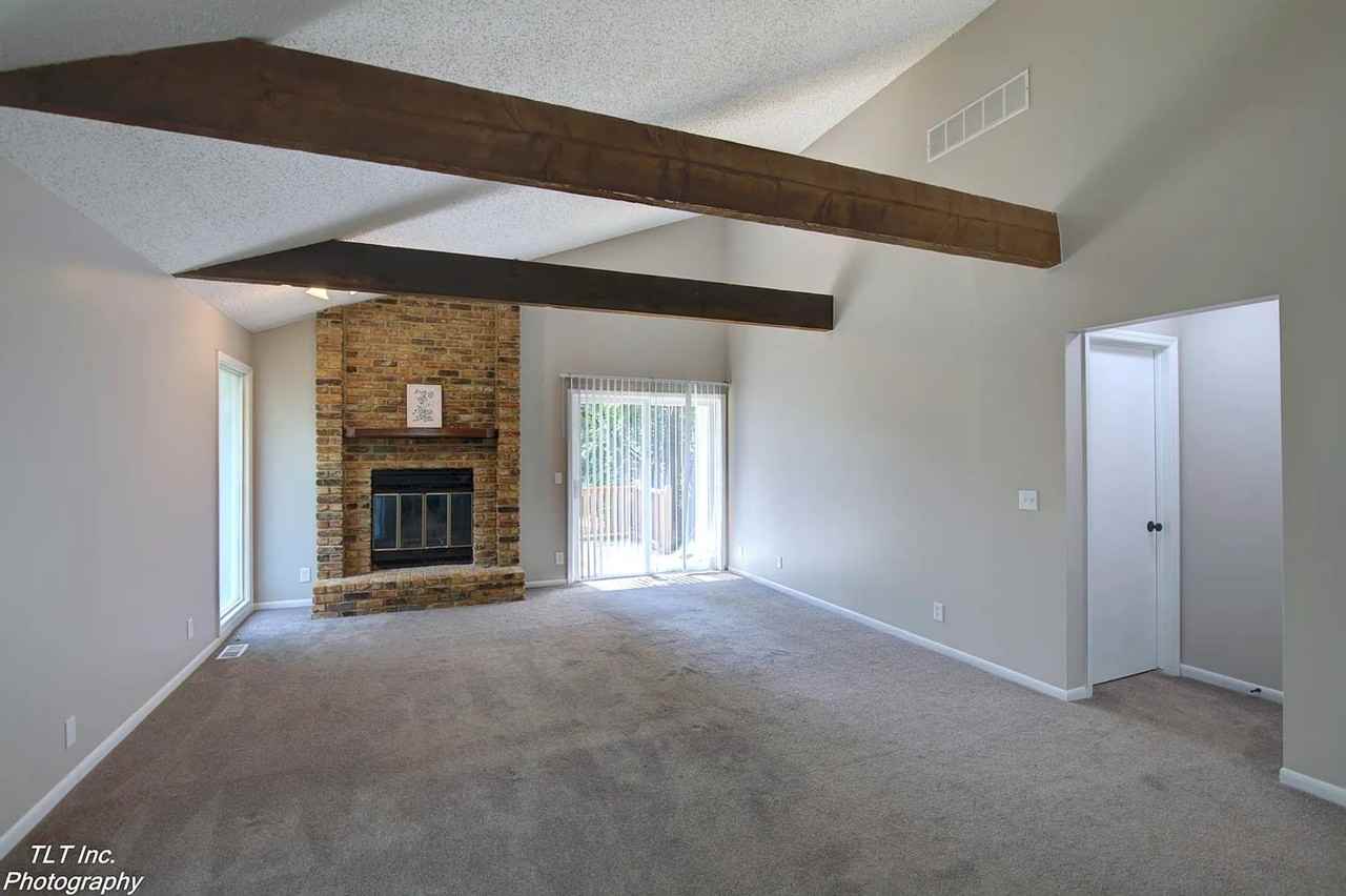 10475 Ruggles Plz - Photo 3 of 19