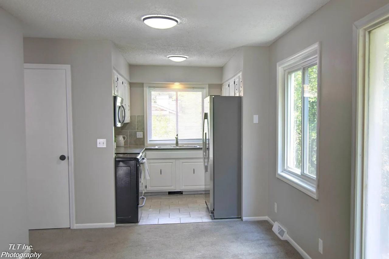 10475 Ruggles Plz - Photo 6 of 19