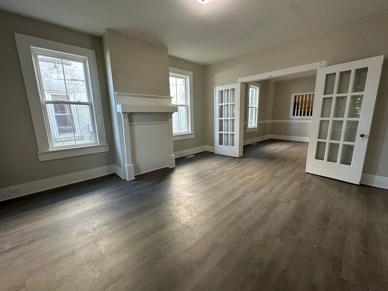 213 E Gale St - Photo 2 of 19